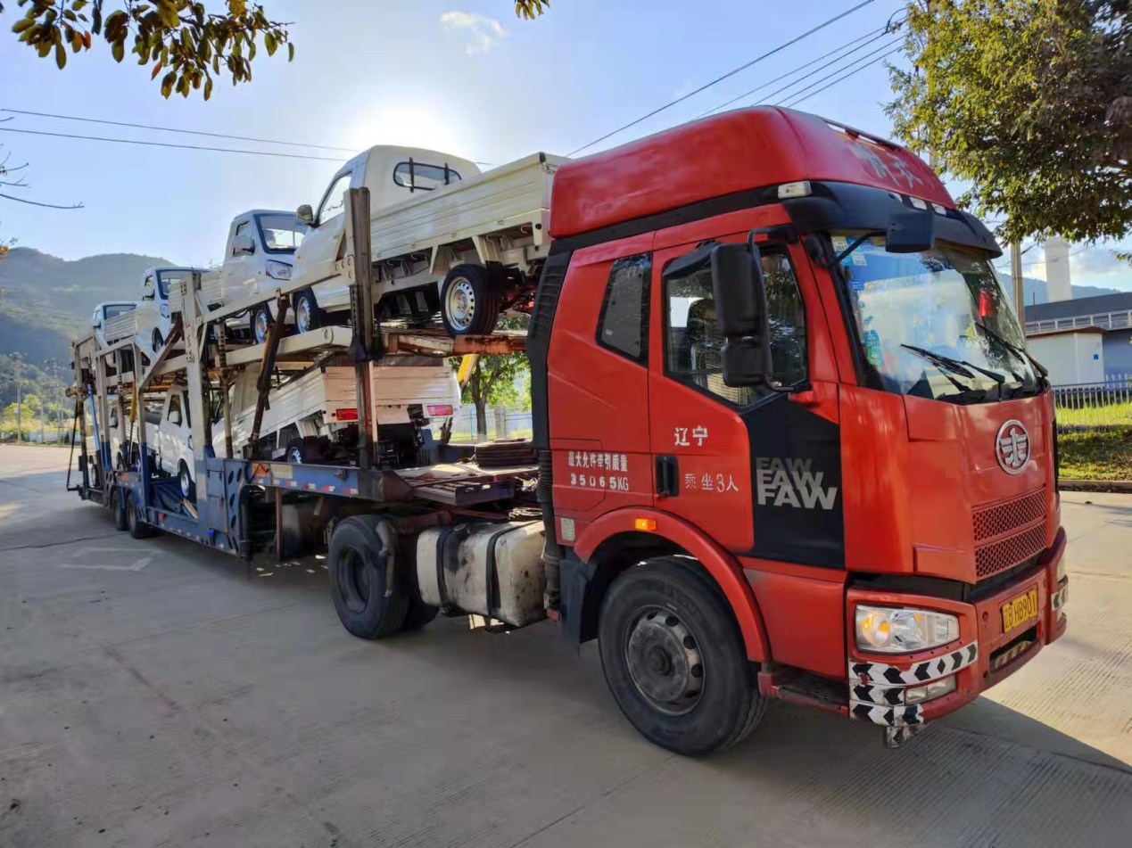 Prima spedizione di minitruck elettricu KEYTON N50 à Cuba